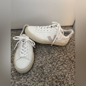 VEJA Campo Leather White Natural Size 6